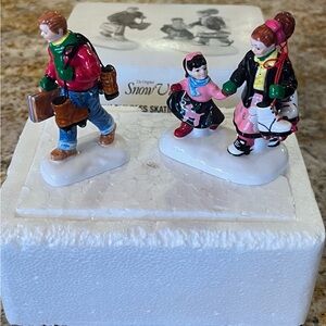 Department 56 Snow Village “Everybody Goes Skating at Rollerama”